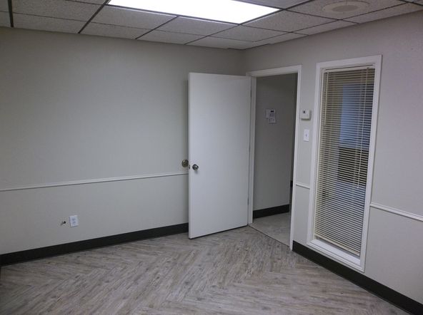 Office Space on 69th & Slide: 5145 69th St, Lubbock, TX 79424